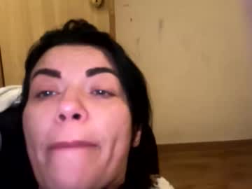 Divine2710 Chaturbate stream image from January 17, 2026