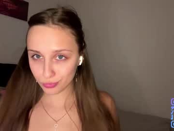 Evarenard_ Chaturbate stream image from January 17, 2026