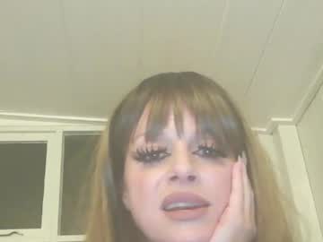Finegalfifi Chaturbate stream image from January 17, 2026