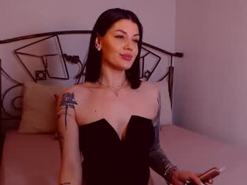 Yvonneeverlee Chaturbate stream image from January 17, 2026