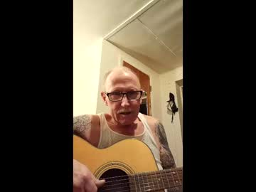 Blackfenderdogs Chaturbate stream image from January 18, 2026