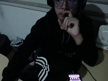 Powerfulzeus2 Chaturbate stream image from January 18, 2026