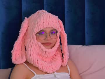 Bellamarebelle Chaturbate stream image from January 18, 2026