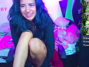 Roxanbunny Chaturbate stream image from January 18, 2026