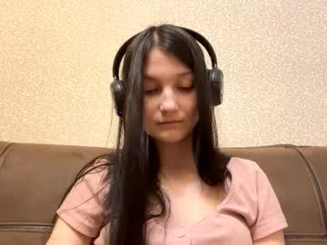 Faustinabartosh Chaturbate stream image from January 18, 2026