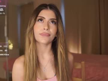 Holayoula Chaturbate stream image from January 18, 2026
