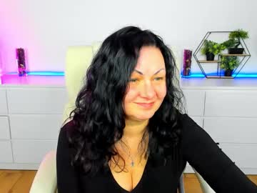 Irissmoon1 Chaturbate stream image from January 18, 2026