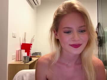 Laraineprada Chaturbate stream image from January 18, 2026