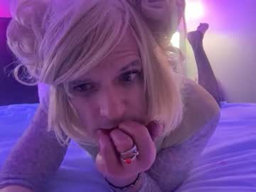 Urgrlkandalee Chaturbate stream image from January 18, 2026