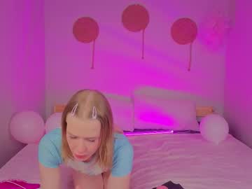 Oliviaapink Chaturbate stream image from January 18, 2026