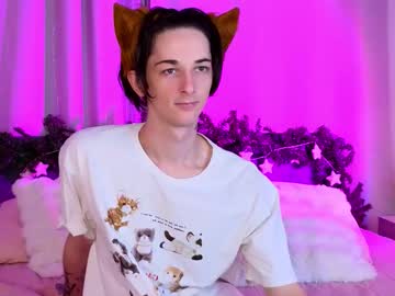1itt1efox Chaturbate stream image from January 18, 2026