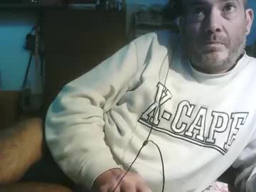 Pets76 Chaturbate stream image from January 18, 2026