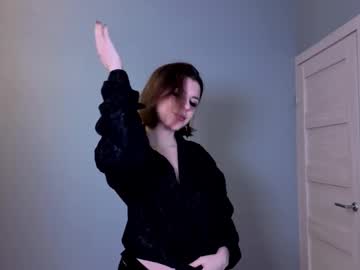 Pollyrouge Chaturbate stream image from January 18, 2026