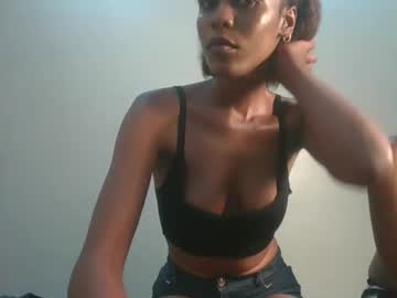 Juicy_Lovely Chaturbate stream image from January 18, 2026