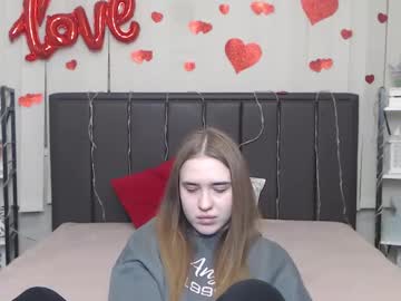 Laurahlot Chaturbate stream image from January 18, 2026