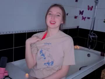 Oliviavele Chaturbate stream image from January 18, 2026