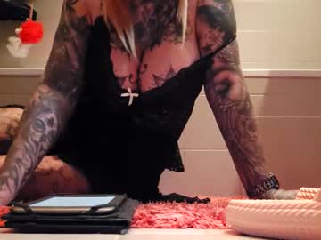 75emilf Chaturbate stream image from January 18, 2026