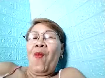Lolamommie Chaturbate stream image from January 19, 2026