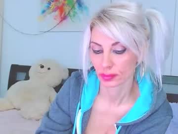 Lillianasara Chaturbate stream image from January 19, 2026