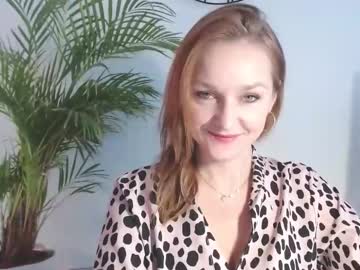 Alicialux Chaturbate stream image from January 19, 2026