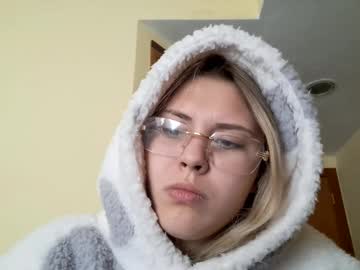 Jeaninemathwich Chaturbate stream image from January 19, 2026