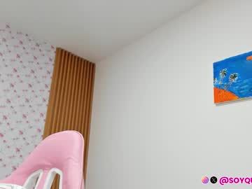 Soyqeen Chaturbate stream image from January 19, 2026
