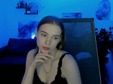 Bellahaadiid Chaturbate stream image from January 19, 2026