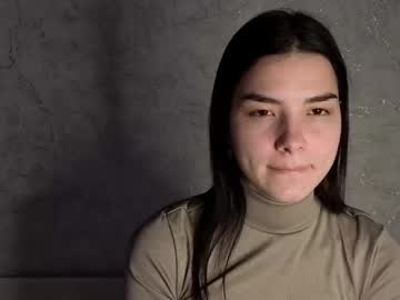Lauraback Chaturbate stream image from January 19, 2026