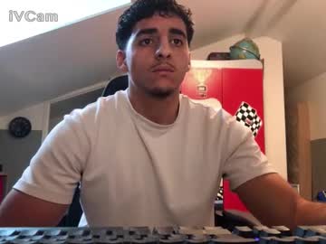Raes69 Chaturbate stream image from January 19, 2026
