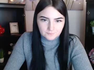 M_I_K_I_ Chaturbate stream image from January 19, 2026