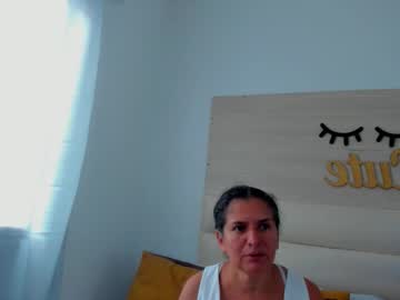 Alondrasosa Chaturbate stream image from January 19, 2026