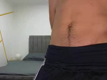 Yo_Zue Chaturbate stream image from January 19, 2026