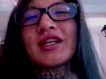 Unatatuada Chaturbate stream image from January 19, 2026