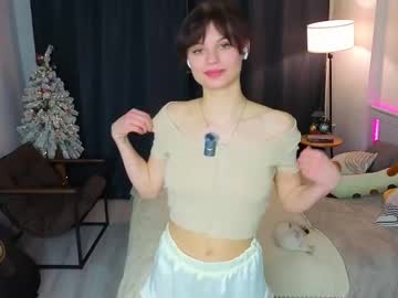 Cloudykisss Chaturbate stream image from January 19, 2026