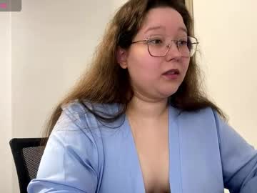 Aemilialust Chaturbate stream image from January 19, 2026