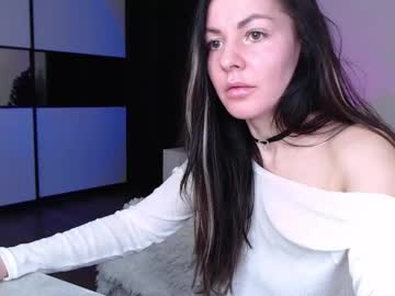 Amelinamersi Chaturbate stream image from January 19, 2026