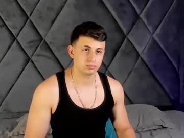 Lucadoncinni Chaturbate stream image from January 19, 2026