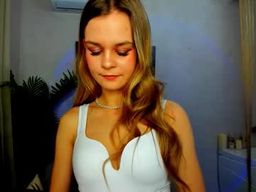 Midnighteaura Chaturbate stream image from January 19, 2026