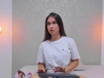 Honneyluxe Chaturbate stream image from January 19, 2026