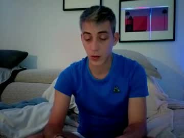 Hugolandcam Chaturbate stream image from January 19, 2026