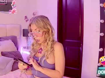 Evelynagrey Chaturbate stream image from January 20, 2026