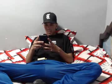 Robert_Kingg Chaturbate stream image from January 20, 2026