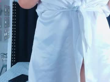 Hornylatimommy Chaturbate stream image from January 20, 2026