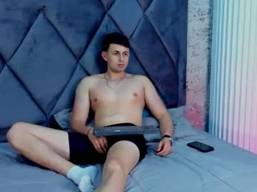 Lucadoncinni Chaturbate stream image from January 20, 2026