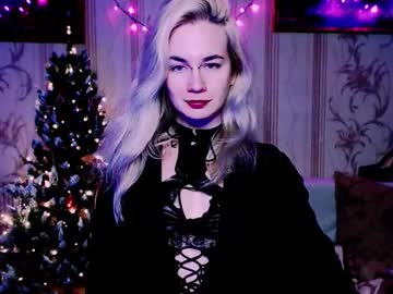 Carinfox Chaturbate stream image from January 20, 2026
