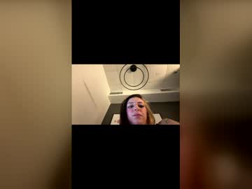 Amberlouu Chaturbate stream image from January 21, 2026