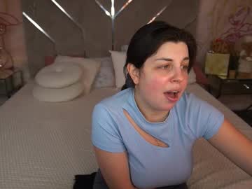 Mirandawarm Chaturbate stream image from January 21, 2026