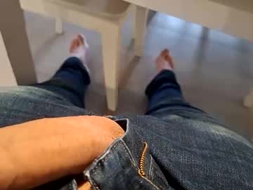 Bigboycumming4u Chaturbate stream image from January 21, 2026