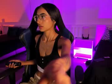 Nahomygh Chaturbate stream image from January 21, 2026