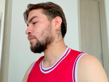 Alextwunkk Chaturbate stream image from January 21, 2026